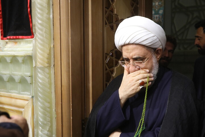 تصاویر/ مراسم بزرگداشت قائد شهید اُمت آیت‌ الله العظمی امام خامنه‌ای(ره) از طرف رهبر معظم انقلاب در حرم حضرت معصومه (س)