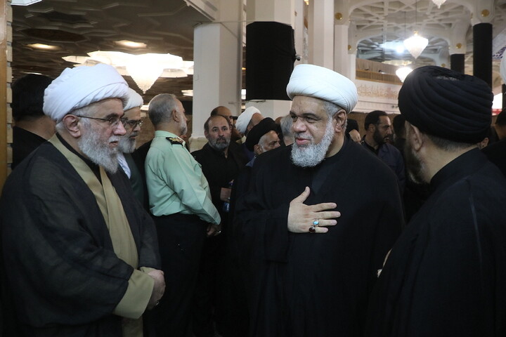 تصاویر/ مراسم بزرگداشت قائد شهید اُمت آیت‌ الله العظمی امام خامنه‌ای(ره) از طرف رهبر معظم انقلاب در حرم حضرت معصومه (س)