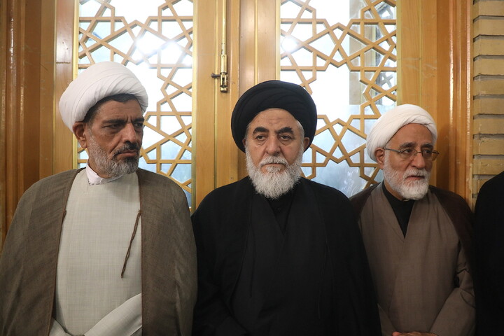 تصاویر/ مراسم بزرگداشت قائد شهید اُمت آیت‌ الله العظمی امام خامنه‌ای(ره) از طرف رهبر معظم انقلاب در حرم حضرت معصومه (س)
