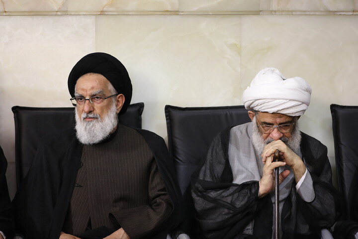 تصاویر/ مراسم بزرگداشت قائد شهید اُمت آیت‌ الله العظمی امام خامنه‌ای(ره) از طرف رهبر معظم انقلاب در حرم حضرت معصومه (س)