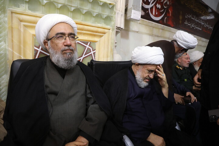 تصاویر/ مراسم بزرگداشت قائد شهید اُمت آیت‌ الله العظمی امام خامنه‌ای(ره) از طرف رهبر معظم انقلاب در حرم حضرت معصومه (س)