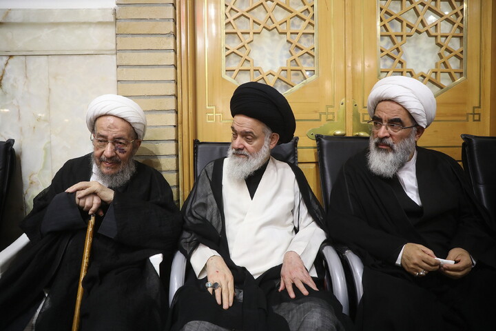 تصاویر/ مراسم بزرگداشت قائد شهید اُمت آیت‌ الله العظمی امام خامنه‌ای(ره) از طرف رهبر معظم انقلاب در حرم حضرت معصومه (س)