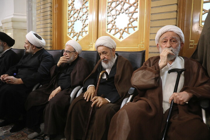 تصاویر/ مراسم بزرگداشت قائد شهید اُمت آیت‌ الله العظمی امام خامنه‌ای(ره) از طرف رهبر معظم انقلاب در حرم حضرت معصومه (س)