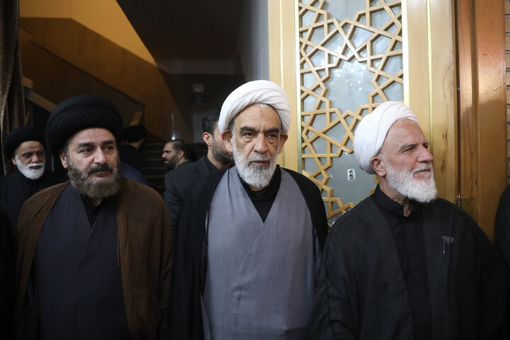 تصاویر/ مراسم بزرگداشت قائد شهید اُمت آیت‌ الله العظمی امام خامنه‌ای(ره) از طرف رهبر معظم انقلاب در حرم حضرت معصومه (س)