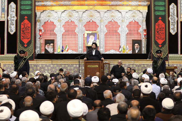 تصاویر/ مراسم بزرگداشت قائد شهید اُمت آیت‌ الله العظمی امام خامنه‌ای(ره) از طرف رهبر معظم انقلاب در حرم حضرت معصومه (س)
