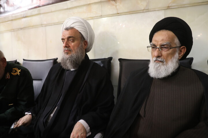 تصاویر/ مراسم بزرگداشت قائد شهید اُمت آیت‌ الله العظمی امام خامنه‌ای(ره) از طرف رهبر معظم انقلاب در حرم حضرت معصومه (س)