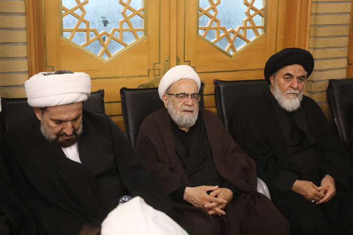 تصاویر/ مراسم بزرگداشت قائد شهید اُمت آیت‌ الله العظمی امام خامنه‌ای(ره) از طرف رهبر معظم انقلاب در حرم حضرت معصومه (س)