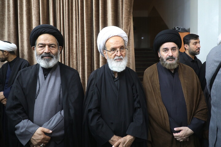تصاویر/ مراسم بزرگداشت قائد شهید اُمت آیت‌ الله العظمی امام خامنه‌ای(ره) از طرف رهبر معظم انقلاب در حرم حضرت معصومه (س)