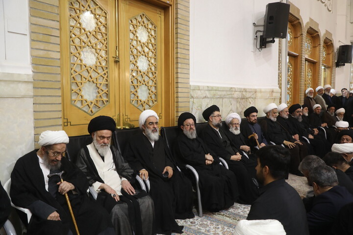 تصاویر/ مراسم بزرگداشت قائد شهید اُمت آیت‌ الله العظمی امام خامنه‌ای(ره) از طرف رهبر معظم انقلاب در حرم حضرت معصومه (س)