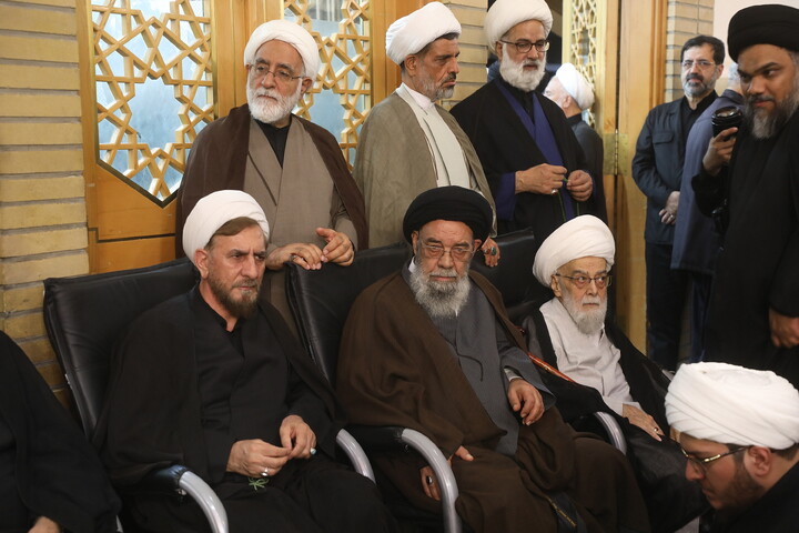 تصاویر/ مراسم بزرگداشت قائد شهید اُمت آیت‌ الله العظمی امام خامنه‌ای(ره) از طرف رهبر معظم انقلاب در حرم حضرت معصومه (س)