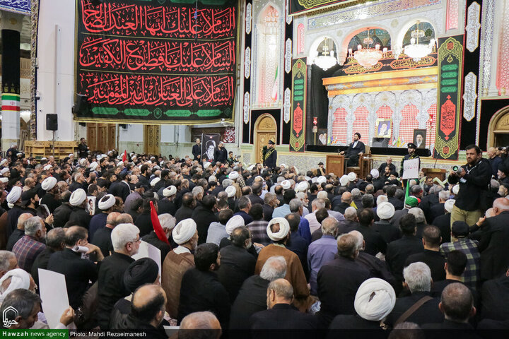إقامة مراسم تأبين قائد الثورة الإسلامية الشهيد في حرم السيدة فاطمة المعصومة (عليها السلام) برعاية مكتب نجله القائد آية الله السيد مجتبى الخامنئي
