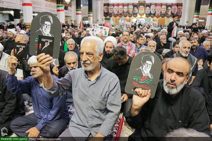 إقامة مراسم تأبين قائد الثورة الإسلامية الشهيد في حرم السيدة فاطمة المعصومة (عليها السلام) برعاية مكتب نجله القائد آية الله السيد مجتبى الخامنئي