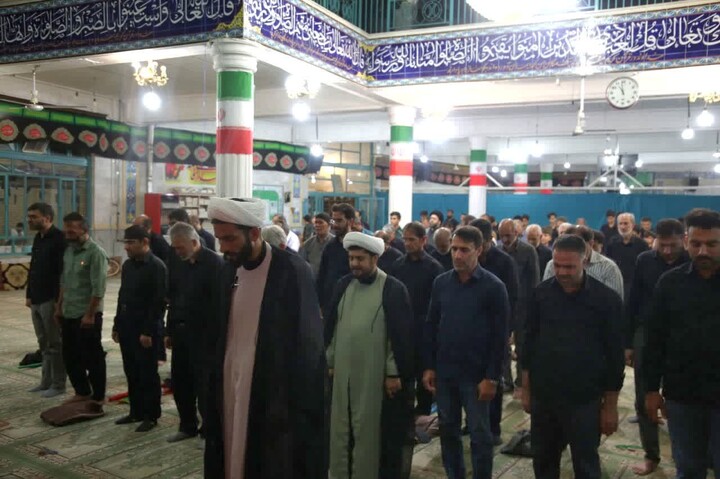 تصاویر / برگزاری مراسم نماز لیلة‌الدفن رهبر شهید و تجمعات مردمی در اسدآباد