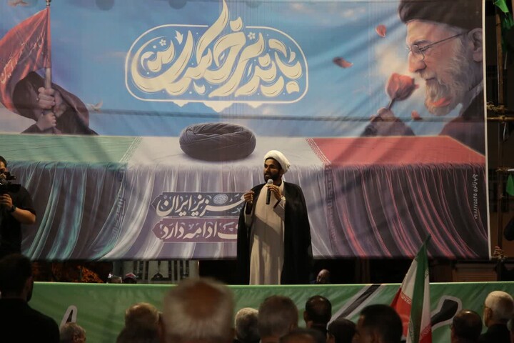 تصاویر / برگزاری مراسم نماز لیلة‌الدفن رهبر شهید و تجمعات مردمی در اسدآباد