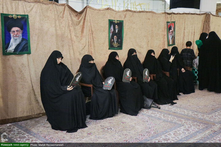 إقامة مراسم تأبين قائد الثورة الإسلامية الشهيد في حرم السيدة فاطمة المعصومة (عليها السلام) برعاية مكتب نجله القائد آية الله السيد مجتبى الخامنئي