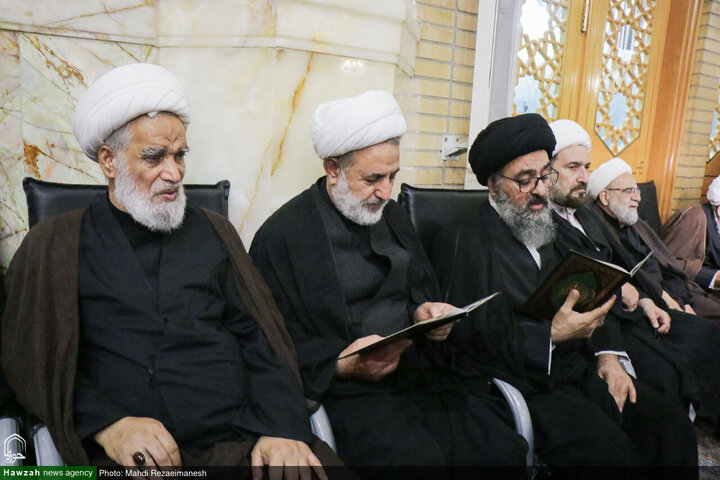 إقامة مراسم تأبين قائد الثورة الإسلامية الشهيد في حرم السيدة فاطمة المعصومة (عليها السلام) برعاية مكتب نجله القائد آية الله السيد مجتبى الخامنئي