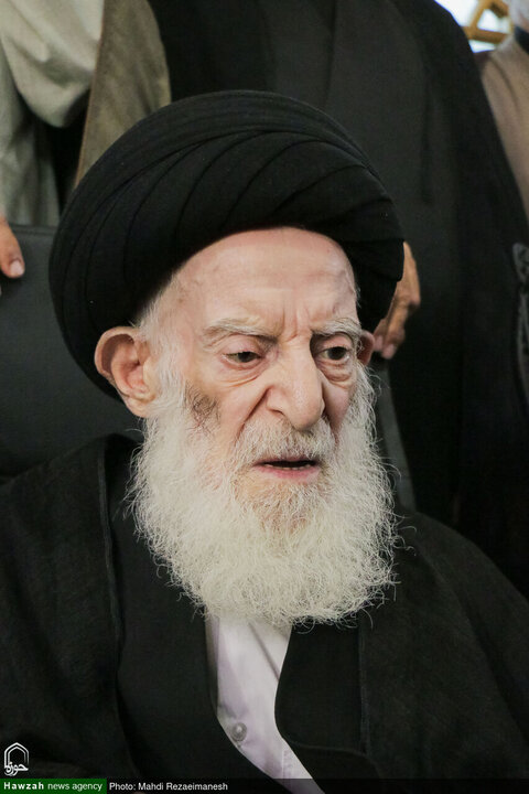 إقامة مراسم تأبين قائد الثورة الإسلامية الشهيد في حرم السيدة فاطمة المعصومة (عليها السلام) برعاية مكتب نجله القائد آية الله السيد مجتبى الخامنئي