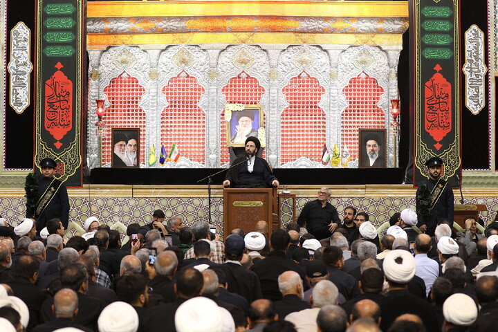 تصاویر/ حضوز پر شور اقشار مختلف مردم در مراسم بزرگداشت قائد شهید اُمت آیت‌ الله العظمی امام خامنه‌ای(ره) از طرف رهبر معظم انقلاب در حرم حضرت معصومه (س)
