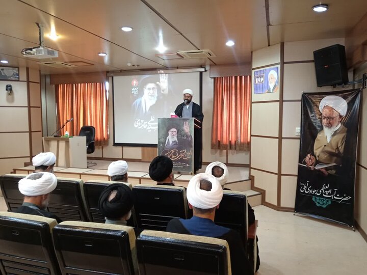تصاویر/ بزرگداشت شهادت رهبر شهید (ره) در دفتر مرجع عالیقدر، آیت الله جوادی آملی در شهرستان آمل
