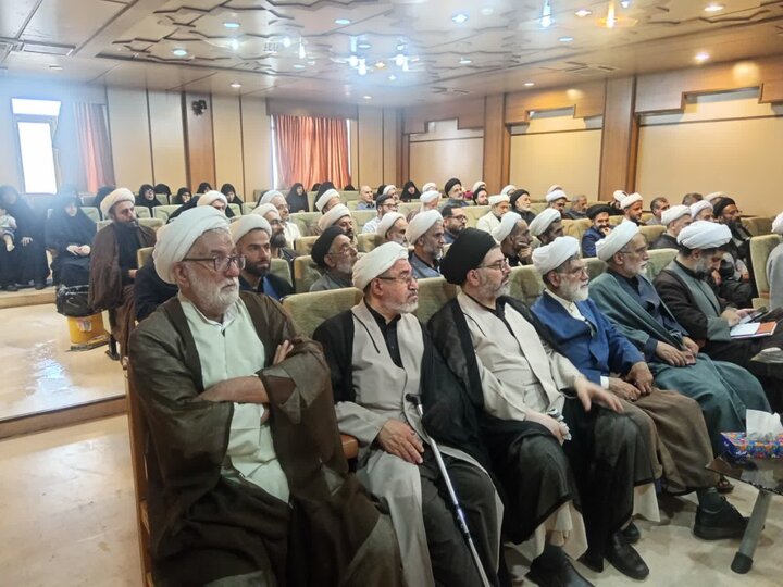 تصاویر/ بزرگداشت شهادت رهبر شهید (ره) در دفتر مرجع عالیقدر، آیت الله جوادی آملی در شهرستان آمل