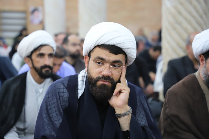 تصاویر/گرامیداشت رهبر شهید در مسجد جامع سنندج