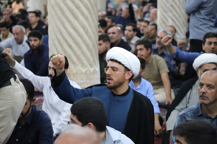 تصاویر/گرامیداشت رهبر شهید در مسجد جامع سنندج