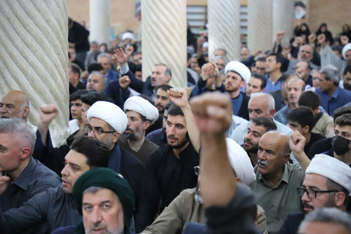 تصاویر/گرامیداشت رهبر شهید در مسجد جامع سنندج