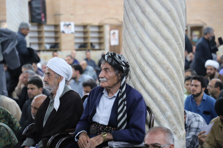 تصاویر/گرامیداشت رهبر شهید در مسجد جامع سنندج