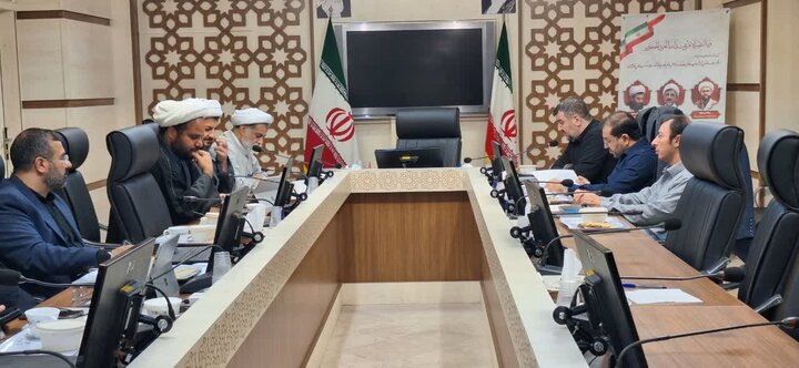 نشست نمایندگان معاونت علمی، فناوری و اقتصاد دانش بنیان ریاست جمهوری با جمعی از معاونان و مسئولان حوزه علمیه