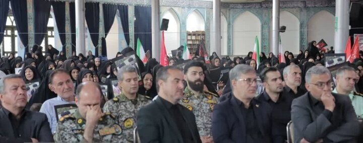 تصاویر/مراسم یادبود قائد شهید ملت در مصلای اراک