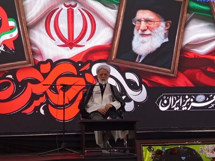 تصاویر/مراسم یادبود قائد شهید ملت در مصلای اراک