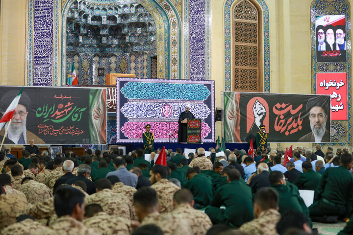 تصاویر / مراسم بزرگداشت قائد شهید امت حضرت آیت‌الله سید علی خامنه‌ای در مصلای امام خمینی (ره) تبریز