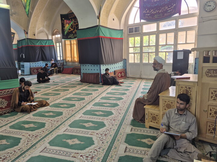 تصاویر/ امتحانات نیم‌سال دوم سال تحصیلی جاری طلاب مدرسه علمیه آیت‌الله مدنی کاشانی(ره)