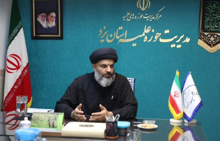 تصاویر/ مراسم گرامیداشت رهبر شهید در حوزه علمیه یزد برگزار می شود