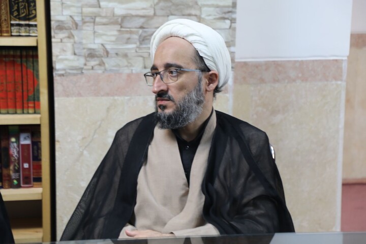 تصاویر/ مراسم گرامیداشت رهبر شهید در حوزه علمیه یزد برگزار می شود
