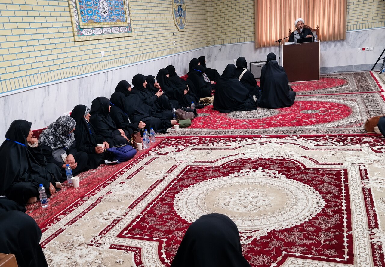Jamiat al-Zahra Seminary Hosts International Elites; Explores Training Models and Strategies for Civilizational Confrontation with the Arrogant System
