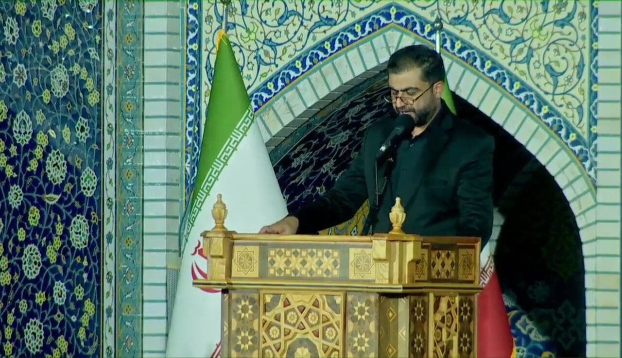 تصاویر/ مراسم بزرگداشت رهبرشهید در حرم مطهر رضوی