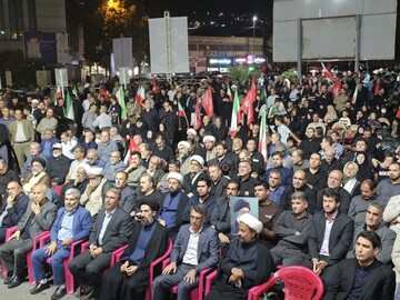 تصاویر/ تجدید میثاق شبانه مردم سنندج با آرمان‌های انقلاب اسلامی