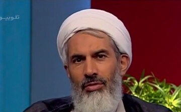 ملاک وحدت، تقید به ولایت فقیه و اصول انقلاب اسلامی است