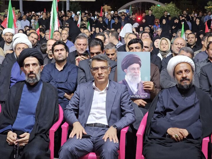 تصاویر/ تجدید میثاق شبانه مردم سنندج با آرمان‌های انقلاب اسلامی