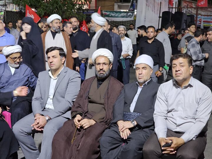 تصاویر/ تجدید میثاق شبانه مردم سنندج با آرمان‌های انقلاب اسلامی
