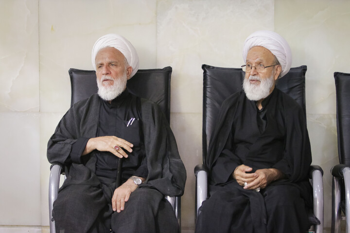 تصاویر/ مراسم بزرگداشت رهبر شهید انقلاب اسلامی حضرت آیت‌الله امام خامنه‌ای از سوی آستان مقدس کریمه اهل‌بیت در حرم مطهر بانوی کرامت