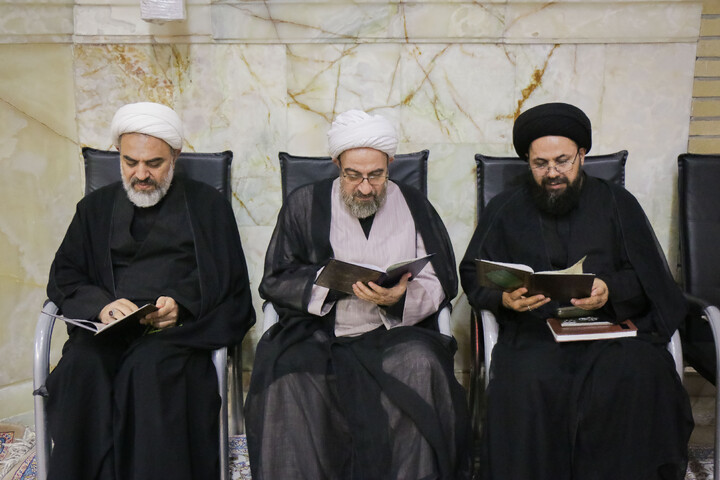 تصاویر/ مراسم بزرگداشت رهبر شهید انقلاب اسلامی حضرت آیت‌الله امام خامنه‌ای از سوی آستان مقدس کریمه اهل‌بیت در حرم مطهر بانوی کرامت