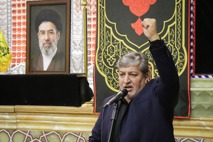 تصاویر/ مراسم بزرگداشت رهبر شهید انقلاب اسلامی حضرت آیت‌الله امام خامنه‌ای از سوی آستان مقدس کریمه اهل‌بیت در حرم مطهر بانوی کرامت