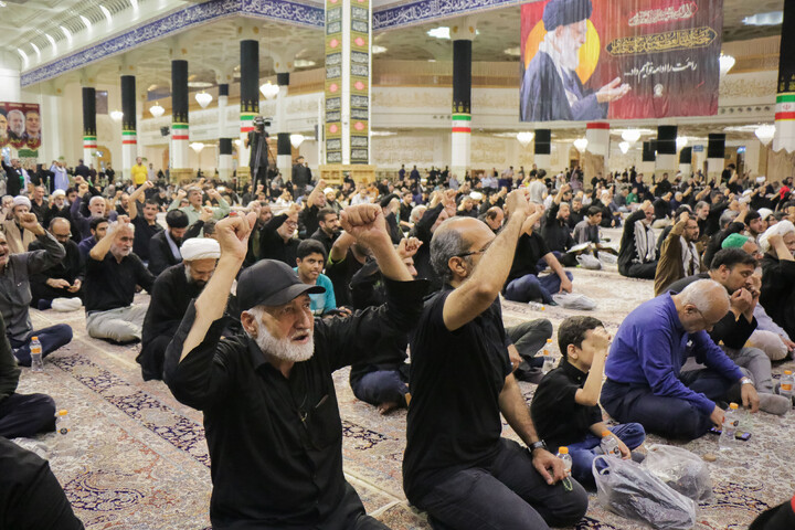 تصاویر/ مراسم بزرگداشت رهبر شهید انقلاب اسلامی حضرت آیت‌الله امام خامنه‌ای از سوی آستان مقدس کریمه اهل‌بیت در حرم مطهر بانوی کرامت
