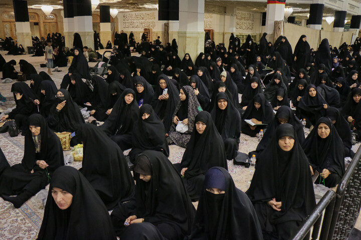 تصاویر/ مراسم بزرگداشت رهبر شهید انقلاب اسلامی حضرت آیت‌الله امام خامنه‌ای از سوی آستان مقدس کریمه اهل‌بیت در حرم مطهر بانوی کرامت