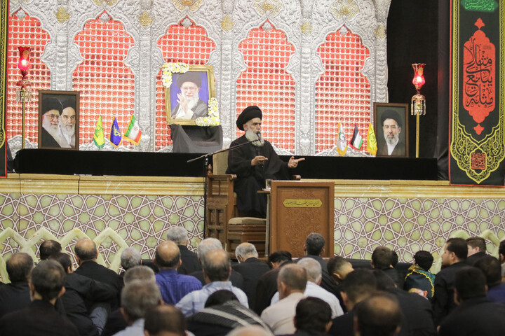 تصاویر/ مراسم بزرگداشت رهبر شهید انقلاب اسلامی حضرت آیت‌الله امام خامنه‌ای از سوی آستان مقدس کریمه اهل‌بیت در حرم مطهر بانوی کرامت