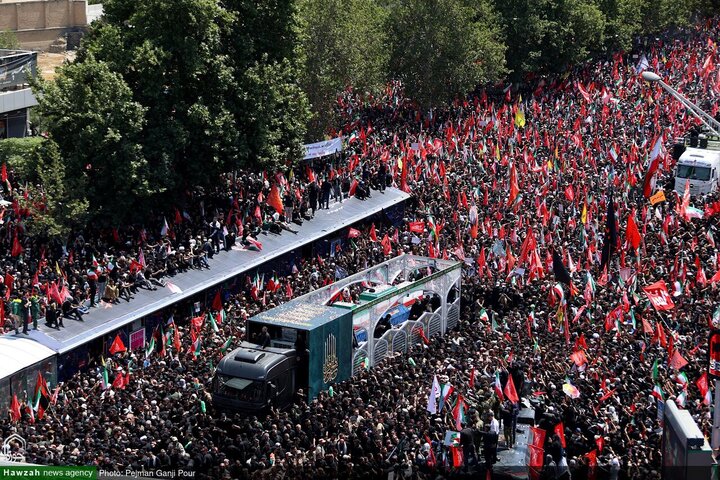 Médias azerbaïdjanais saluent une mobilisation populaire historique lors des funérailles de l’Imam martyr de la Révolution islamique