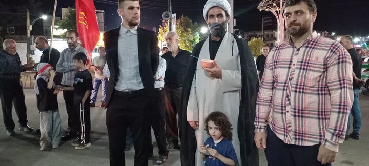 تصاویر/ تجمع شبانه مردمی در مرزن آباد
