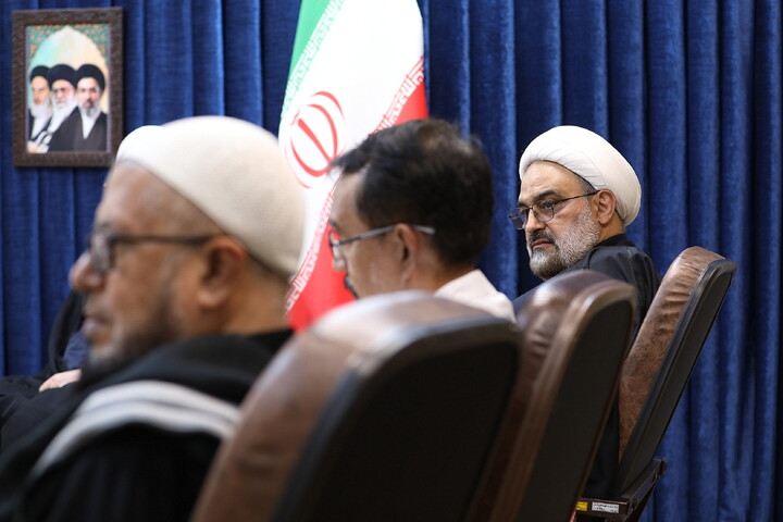 تصاویر/ دیدار جمعی از اندیشمندان اندونزیایی با آیت الله اعرافی